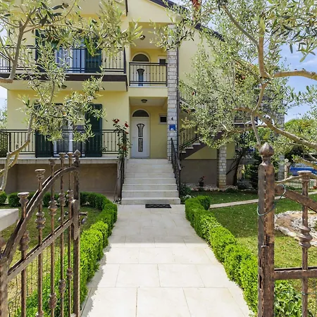 Apartament Jenny-1 By Interhome Poreč