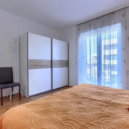 Jenny-1 By Interhome Poreč