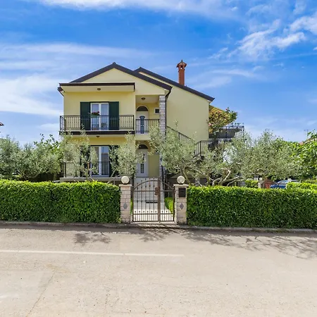 Jenny-1 By Interhome Apartamento