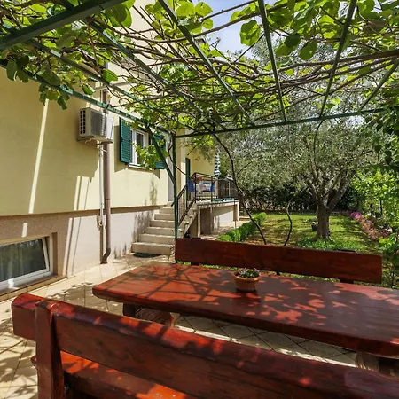 Jenny-1 By Interhome Poreč