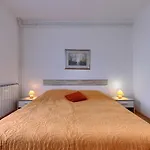 Jenny-1 By Interhome Apartman